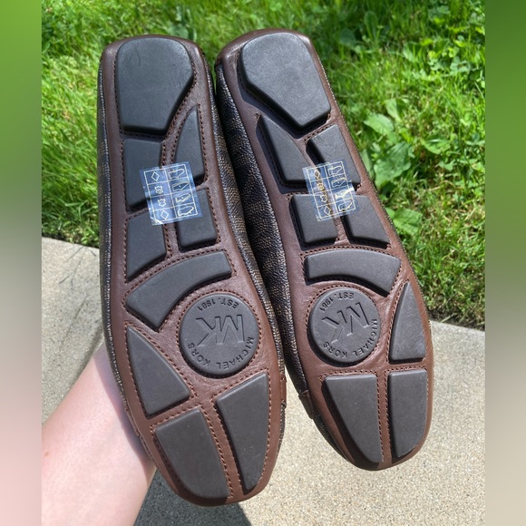 Michael Kors Fulton Brown Logo Ballet Flats Driving Loafers Moccasins - Picture 15 of 17
